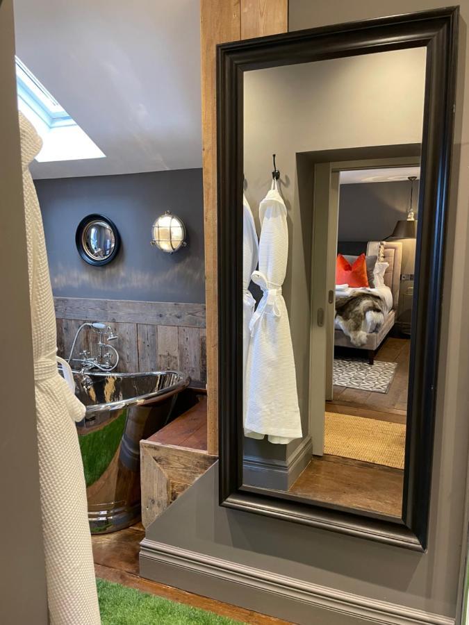 The Cocktail Lounge At Cheshire Boutique Bathhouse Apartment Nantwich Bagian luar foto
