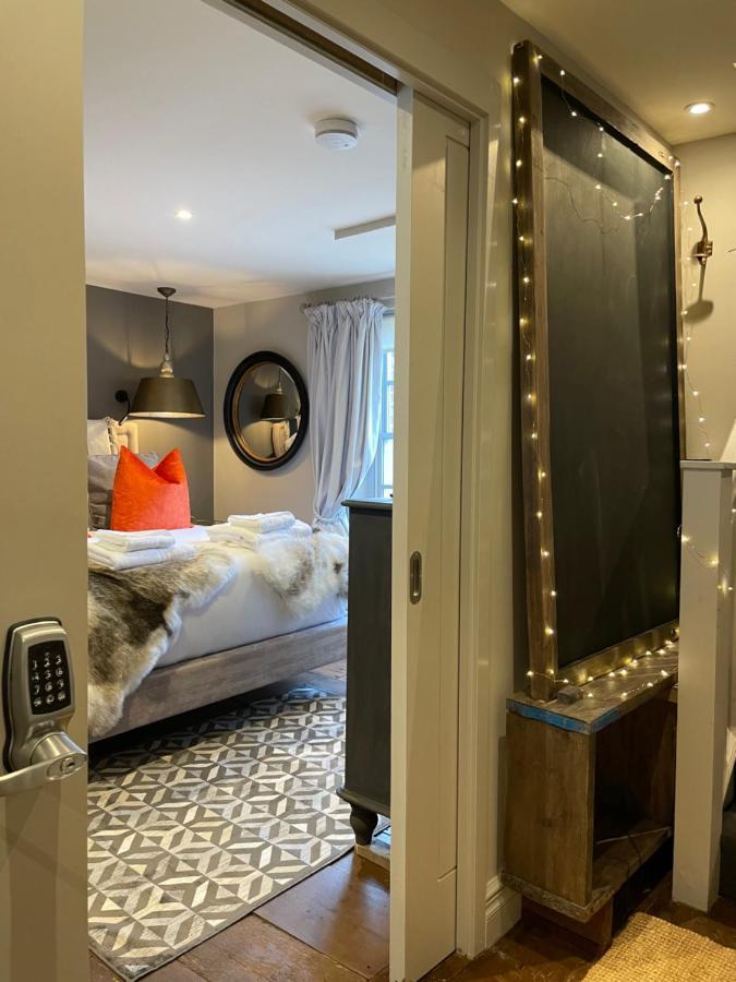 The Cocktail Lounge At Cheshire Boutique Bathhouse Apartment Nantwich Bagian luar foto