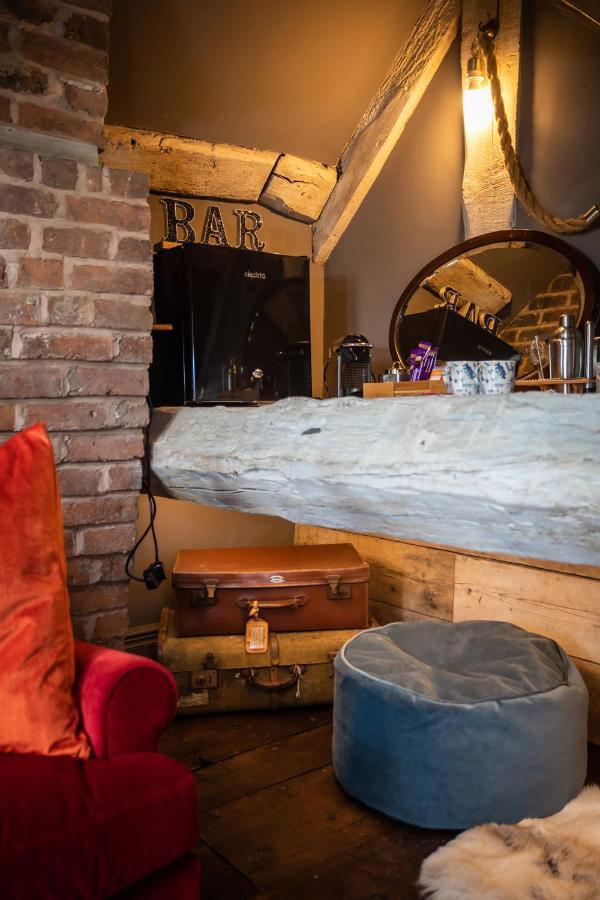 The Cocktail Lounge At Cheshire Boutique Bathhouse Apartment Nantwich Bagian luar foto