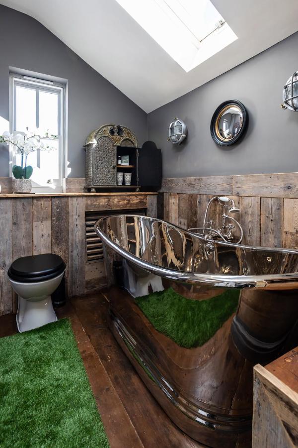 The Cocktail Lounge At Cheshire Boutique Bathhouse Apartment Nantwich Bagian luar foto