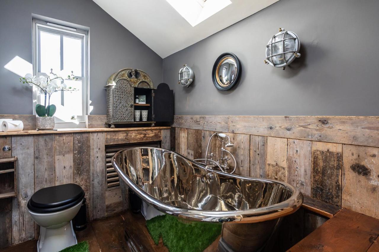 The Cocktail Lounge At Cheshire Boutique Bathhouse Apartment Nantwich Bagian luar foto